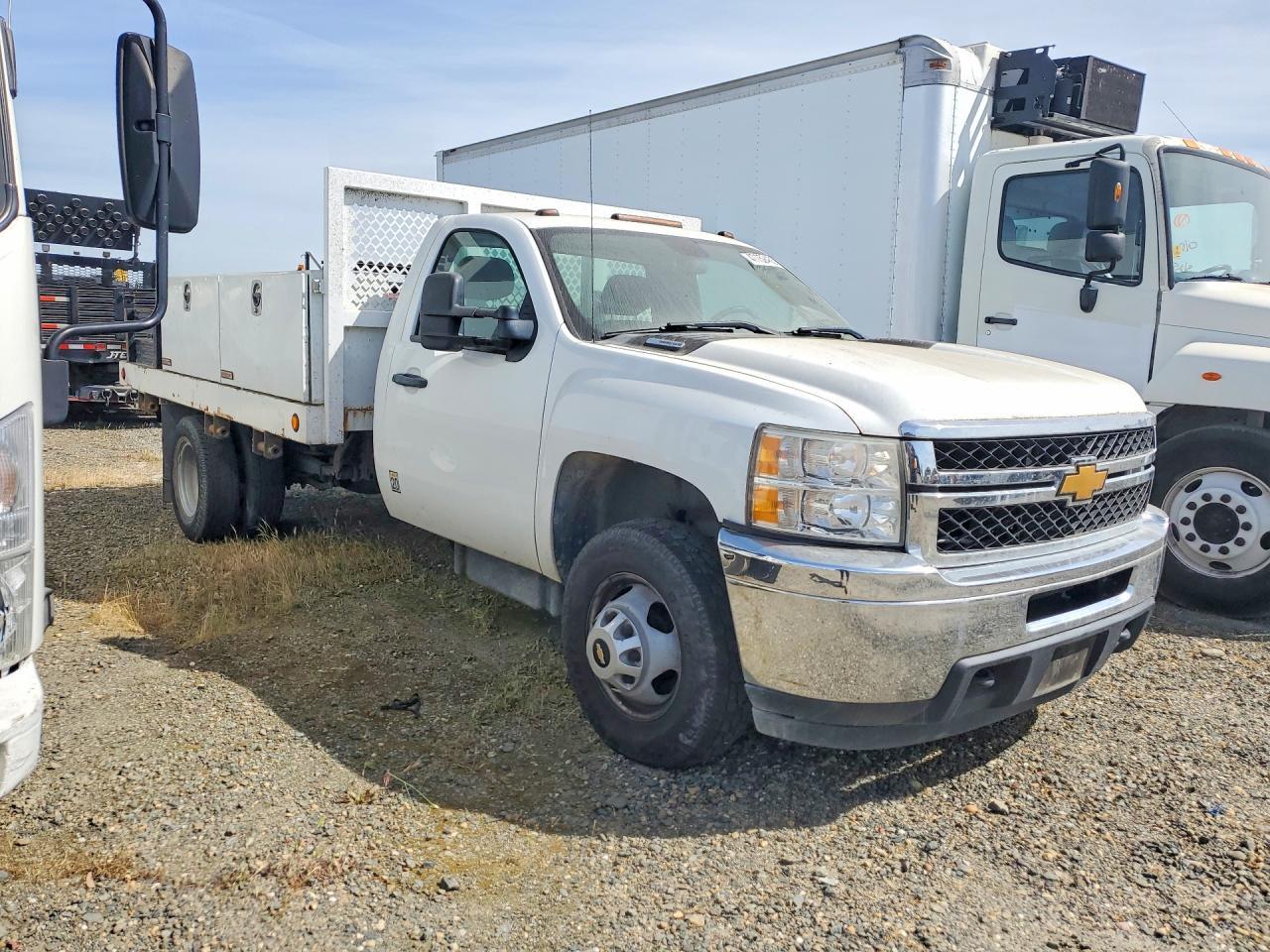 2014 Chevrolet Silverado Flatbed Truck - Фото 4