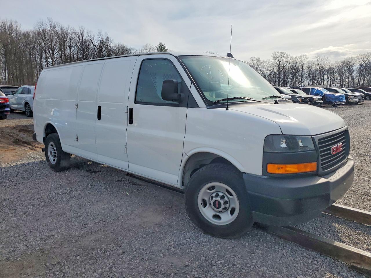 2023 GMC Savana G2500 - Фото 4