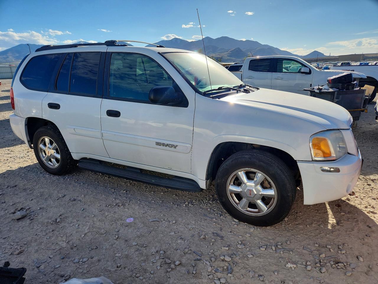 2004 GMC Envoy - Image 4