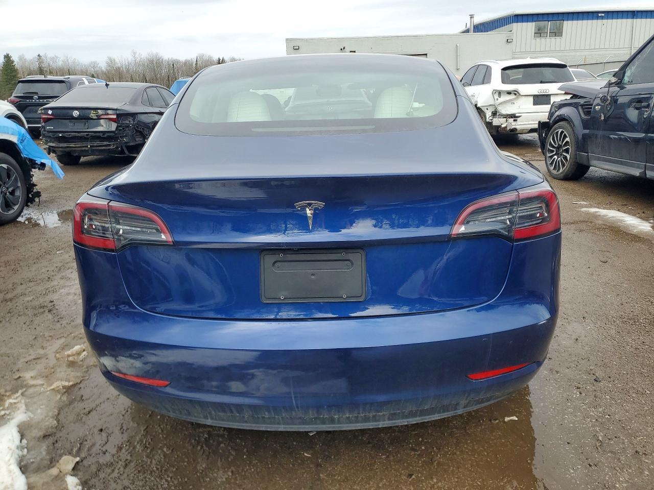 2023 Tesla Model 3 - Фото 6
