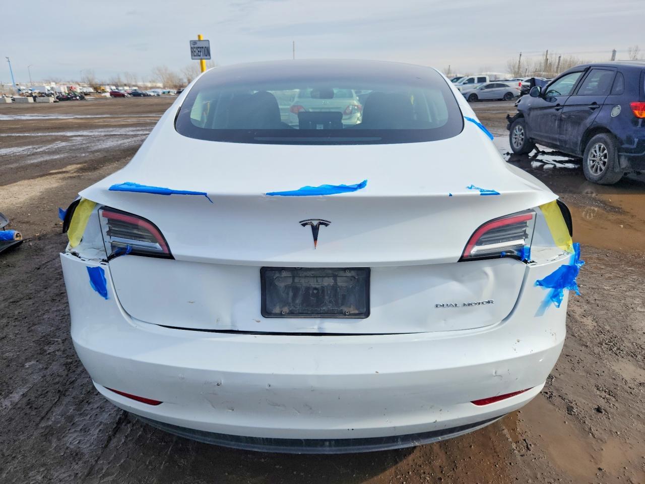 2023 Tesla Model 3 - Фото 6