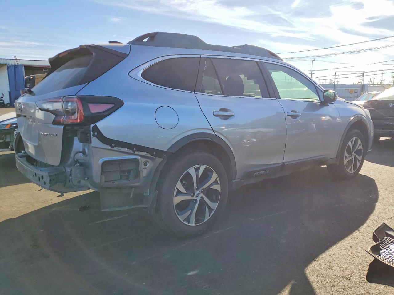 2020 Subaru Outback Limited - Фото 3