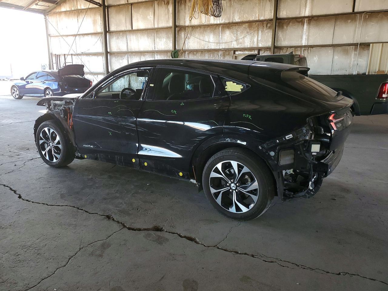2023 Ford Mustang Mach-E Premium - Фото 2