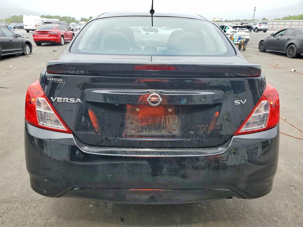 2019 Nissan Versa Sv - Image 6