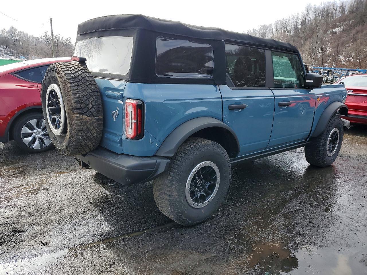 2022 Ford Bronco Badlands - Image 3