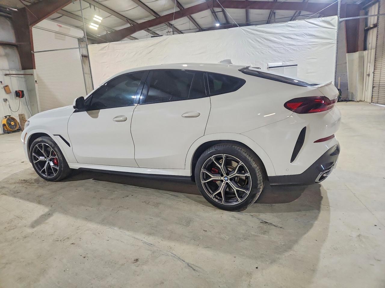 2021 BMW X6 xDrive40I - Фото 2