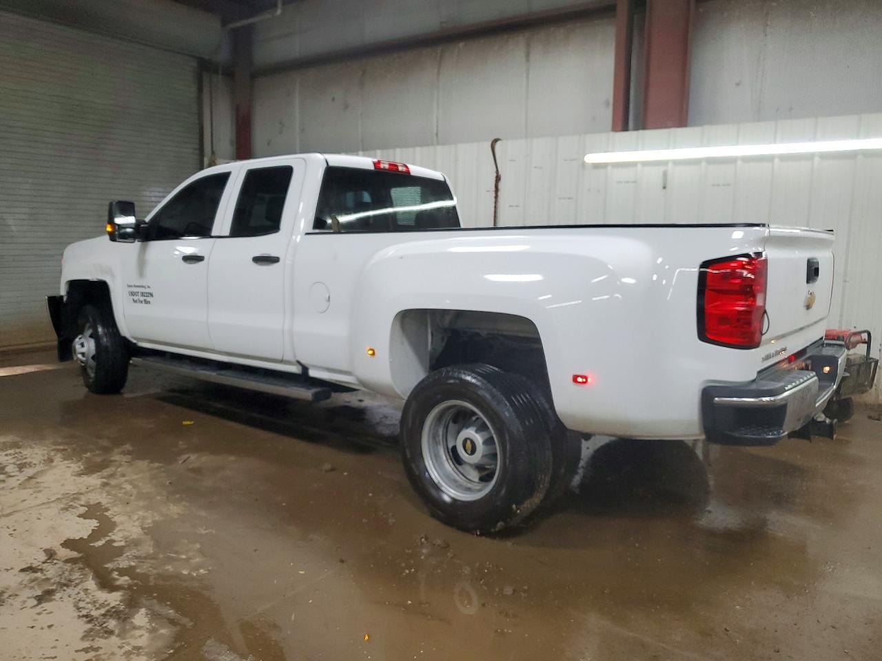 2016 Chevrolet Silverado K3500 - Image 2