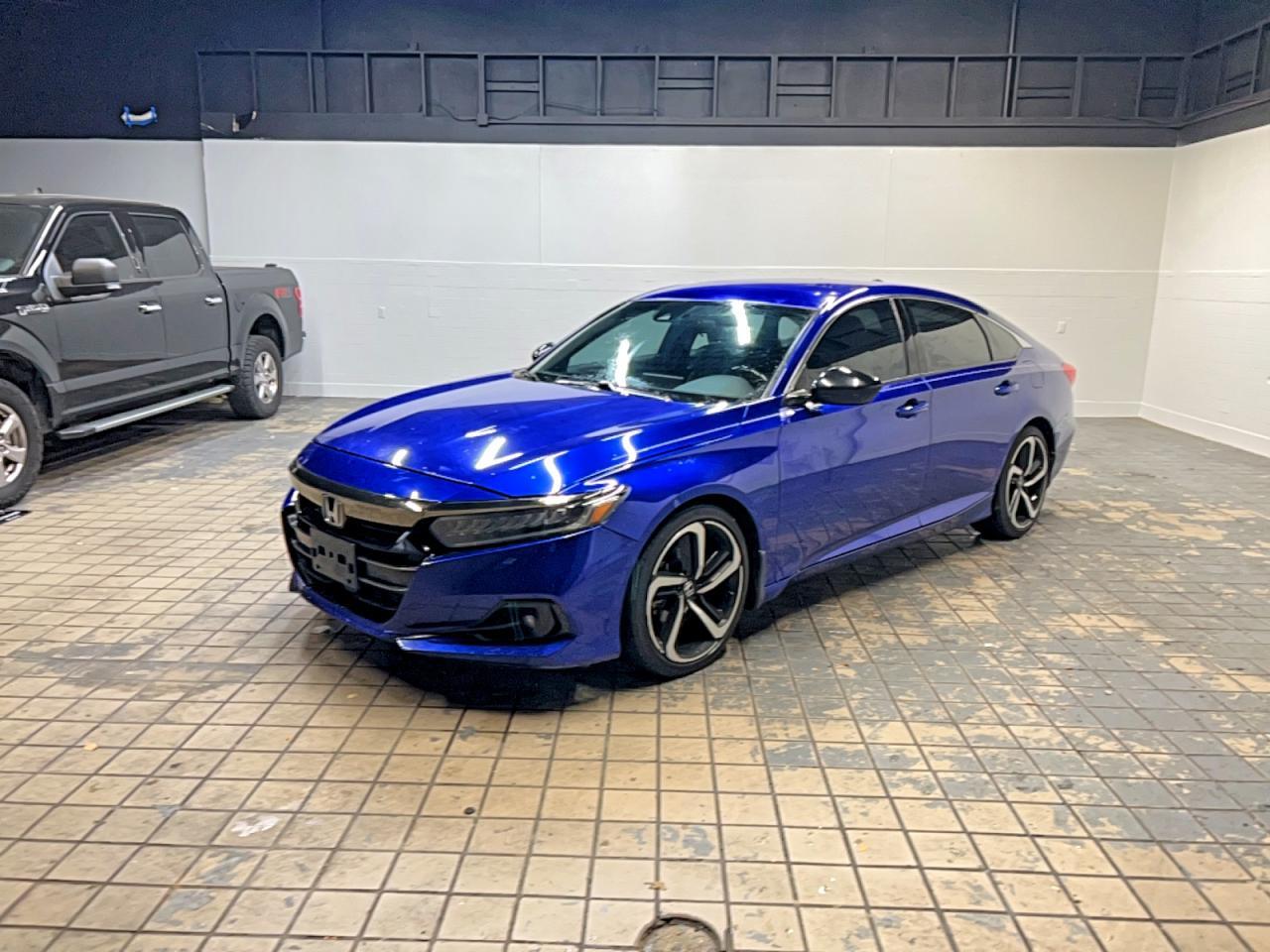 2022 Honda Accord Sport - Image 2