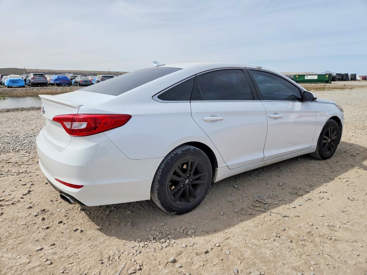 2017 Hyundai Sonata Base - Image 3