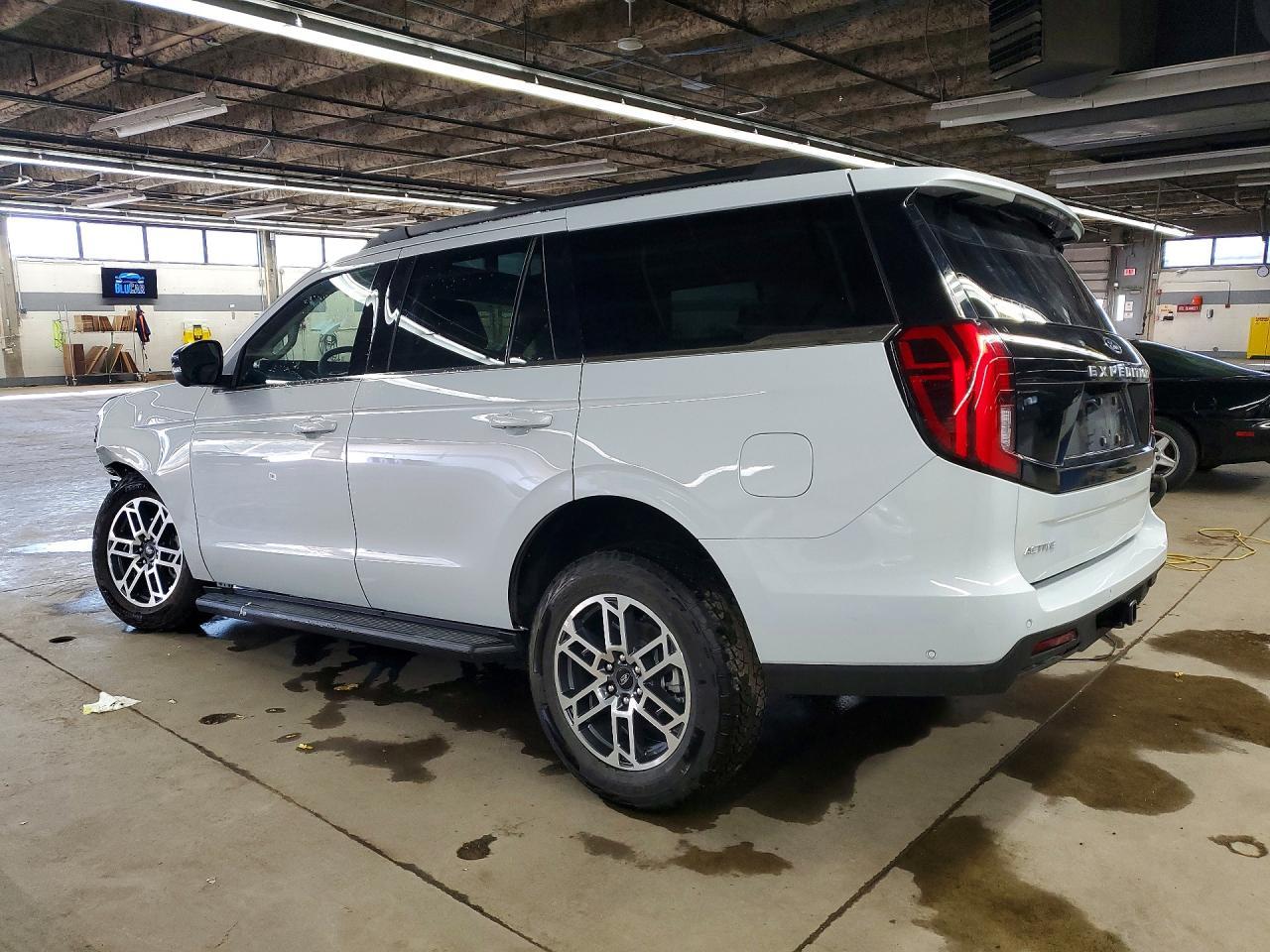 2025 Ford Expedition Active - Фото 2