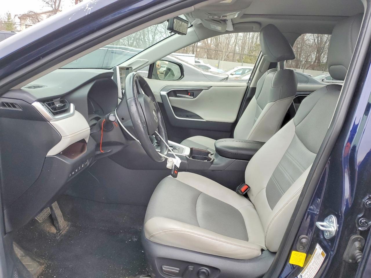 2019 Toyota Rav4 Limited - Image 7