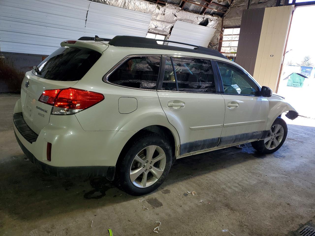 2013 Subaru Outback 2.5I Limited - Image 3