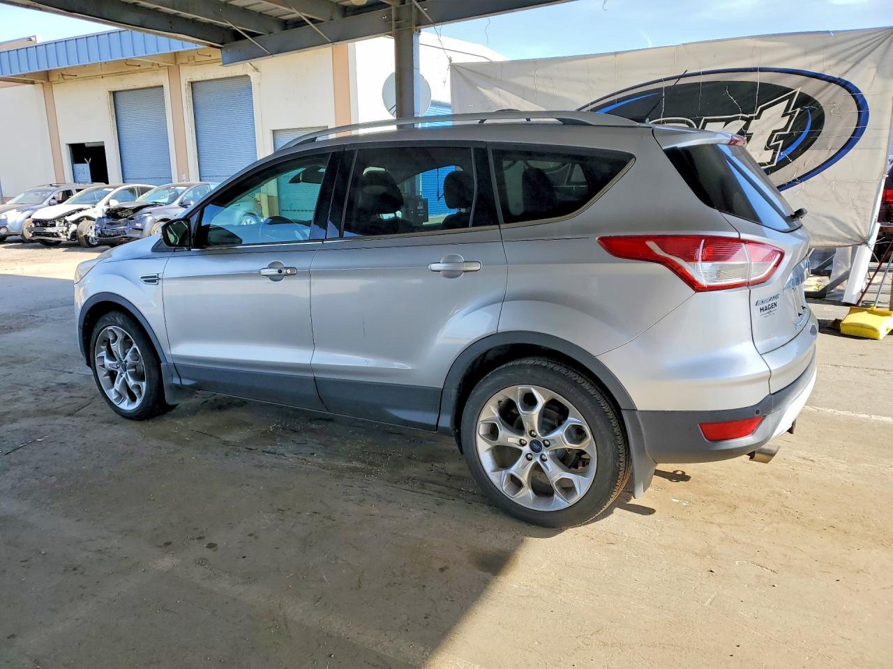 2014 Ford Escape Titanium - Фото 2