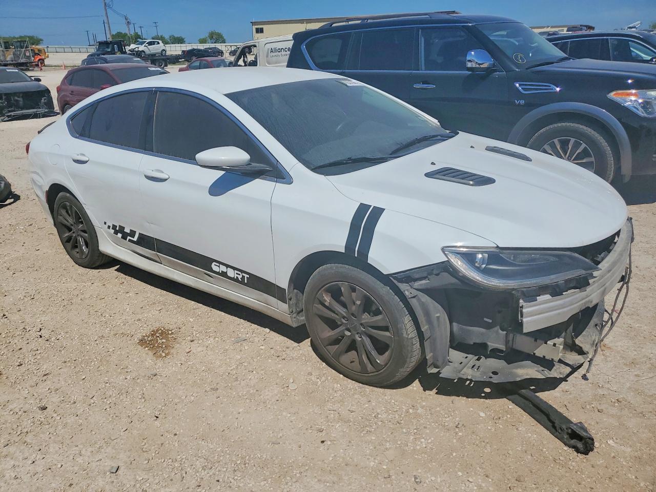 2015 Chrysler 200 Limited - Image 4