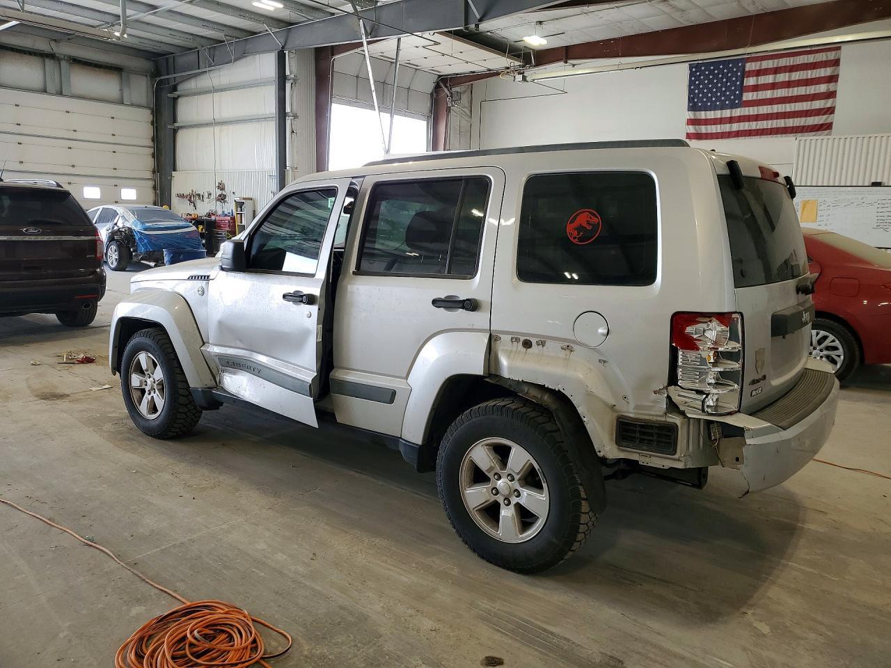 2010 Jeep Liberty Sport - Фото 2