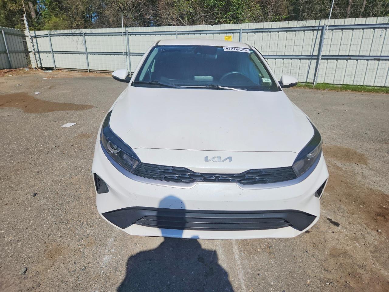 2023 Kia Forte Lxs - Image 5