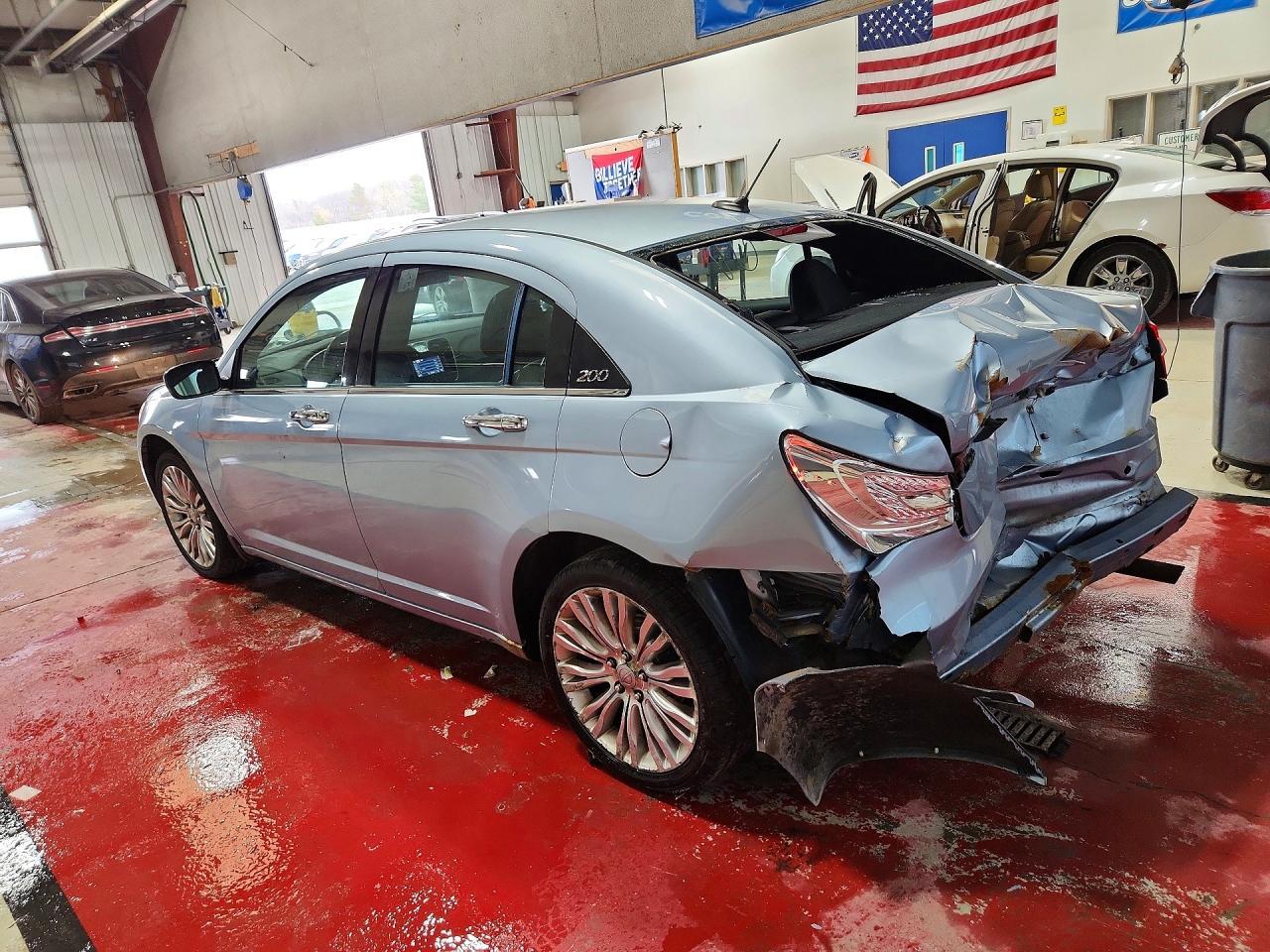 2012 Chrysler 200 Limited - Image 2