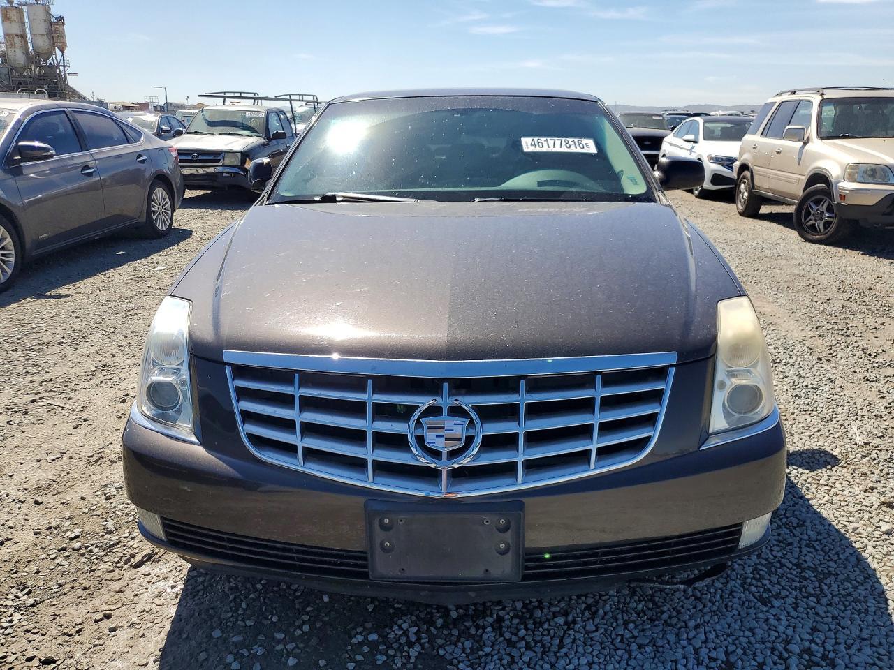 2008 Cadillac Dts - Image 5