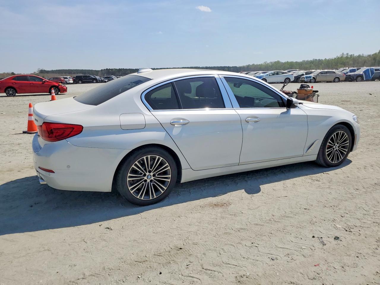 2019 BMW 530 I - Image 3