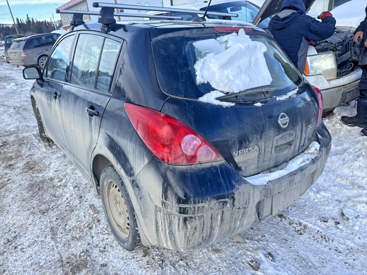 2012 Nissan Versa 1.8 S - Image 2