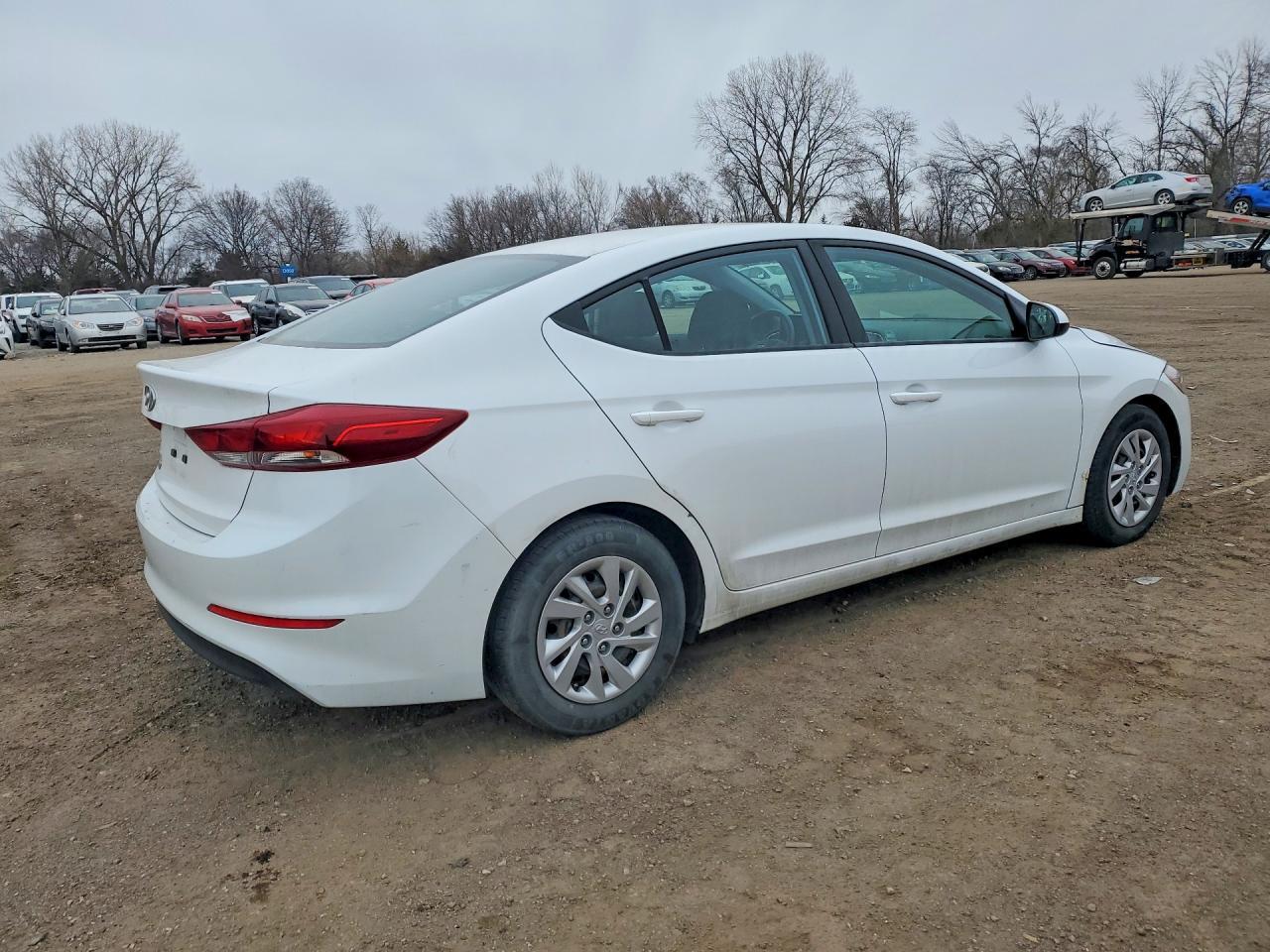 2018 Hyundai Elantra Se - Image 3