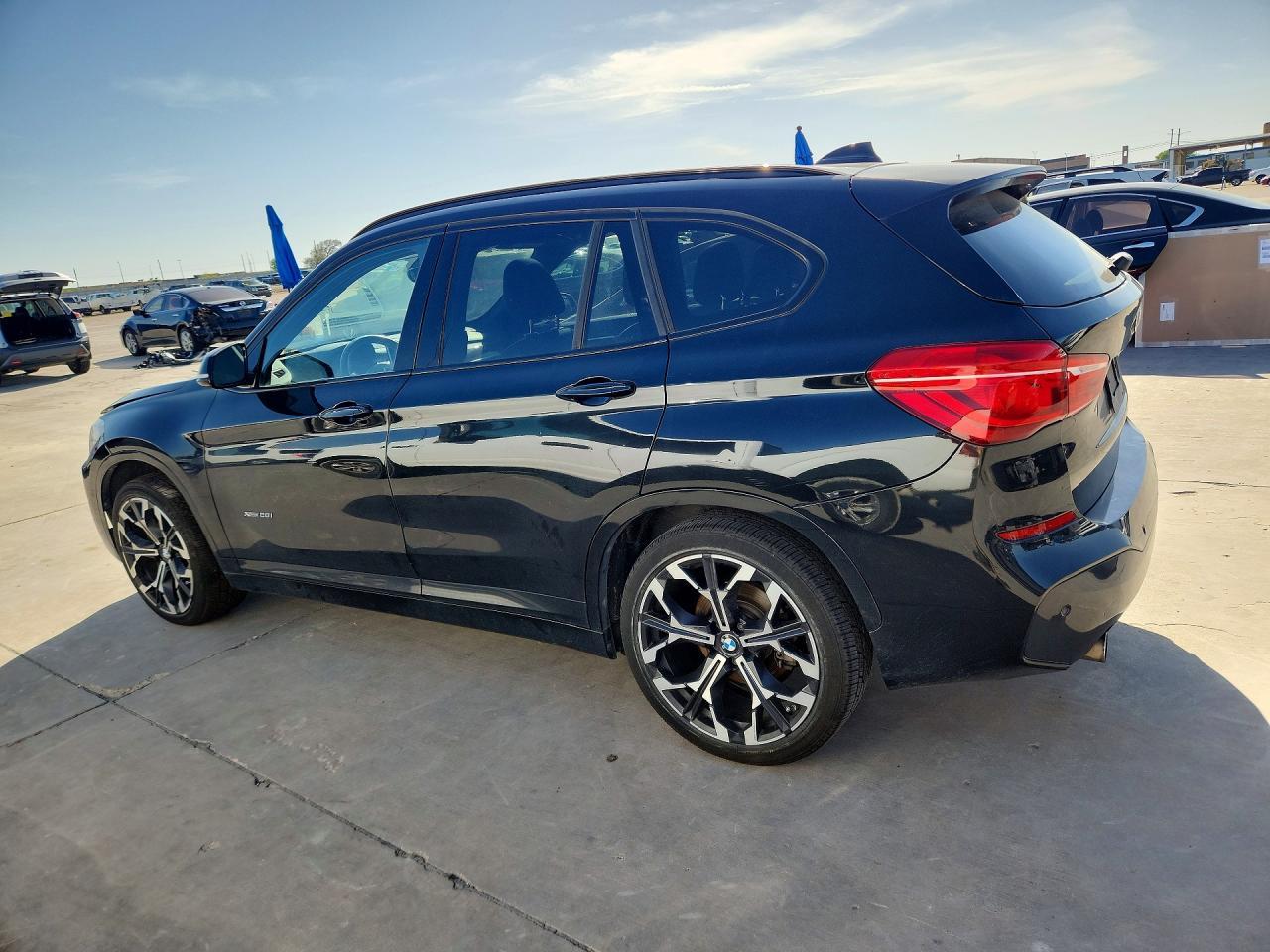 2017 BMW X1 xDrive28I - Фото 2