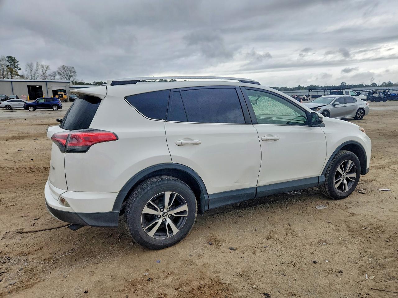 2016 Toyota Rav4 Xle - Фото 3