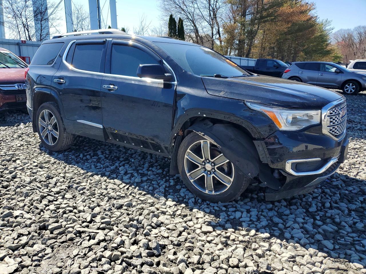 2017 GMC Acadia Denali - Image 4