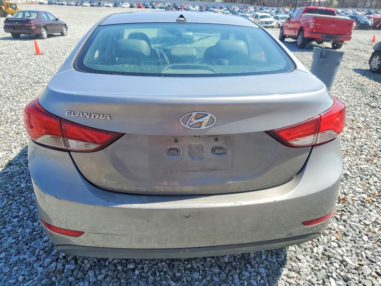 2015 Hyundai Elantra Se - Image 6