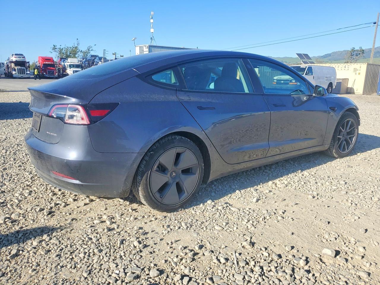2021 Tesla Model 3 - Фото 3