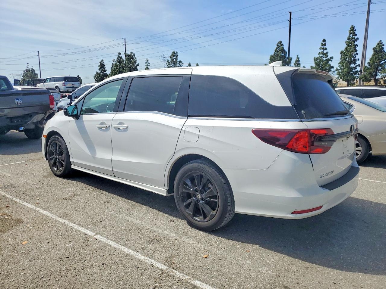 2023 Honda Odyssey Sport-L - Image 2