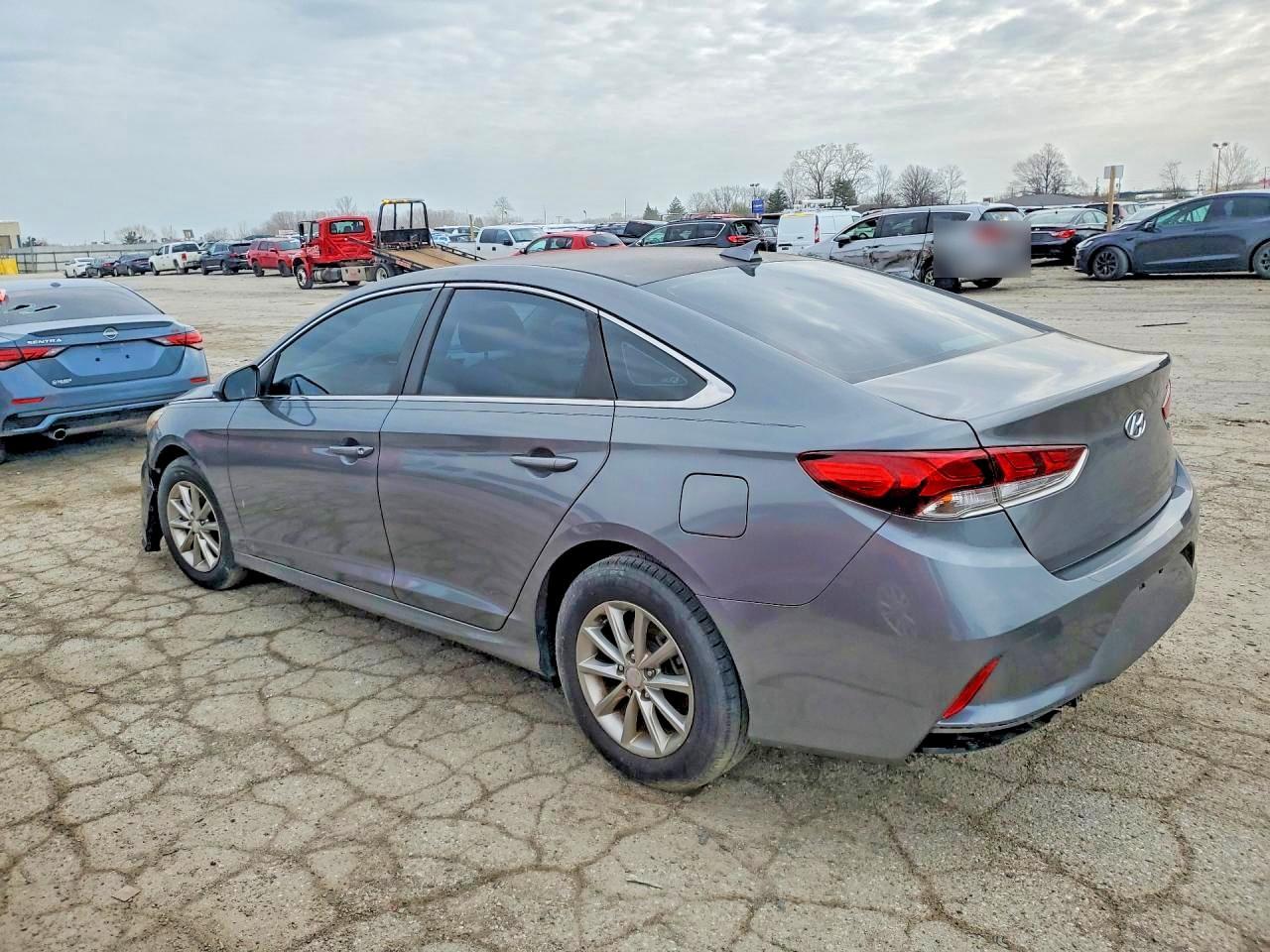 2018 Hyundai Sonata Se - Фото 2