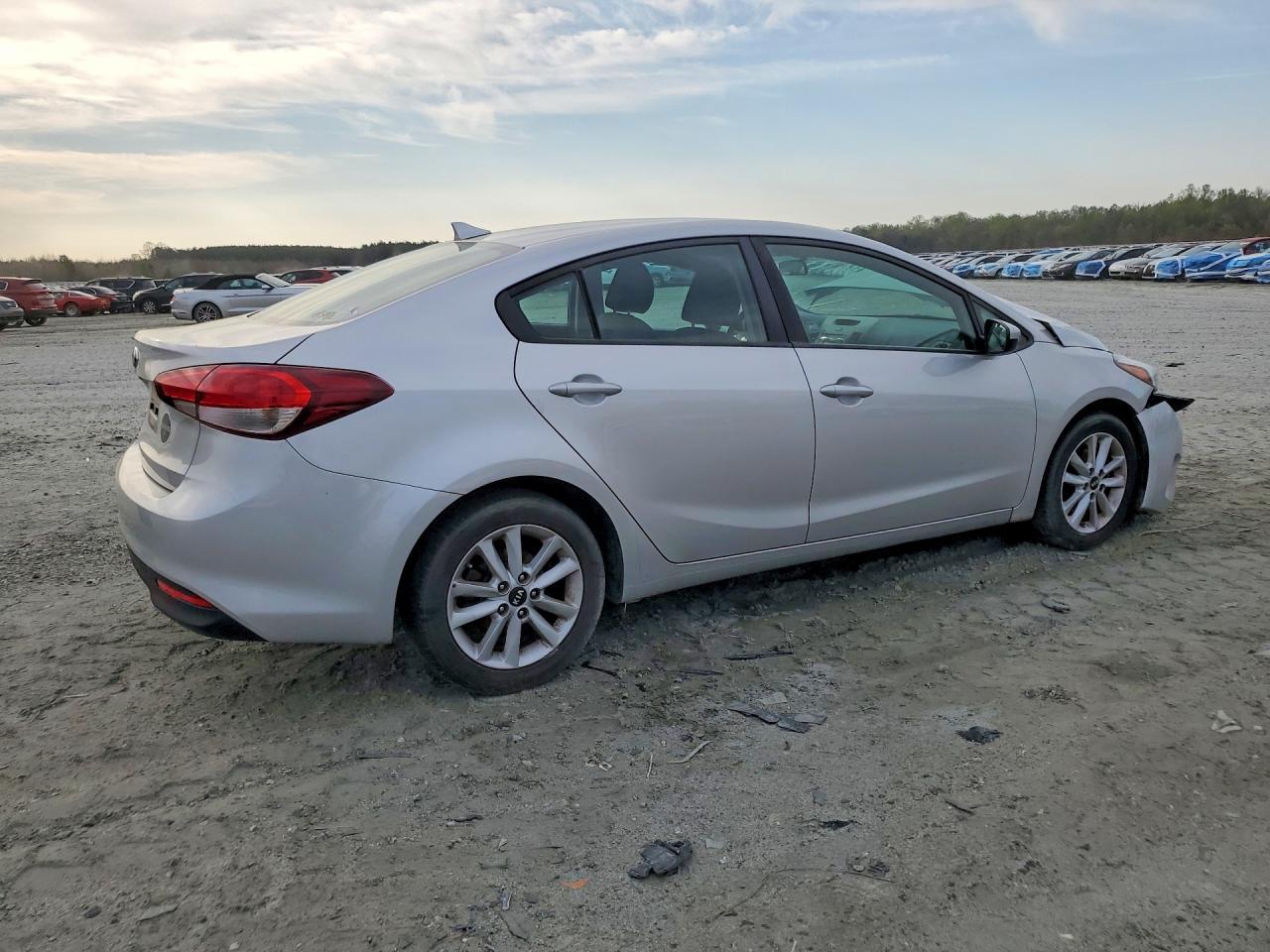 2017 Kia Forte Lx - Фото 3