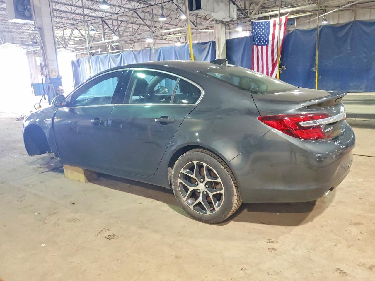 2017 Buick Regal Sport Touring - Фото 2