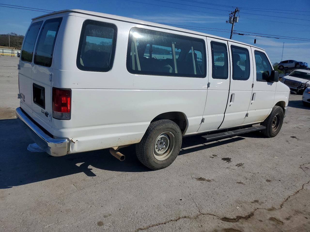 2012 Ford Econoline E350 - Фото 3