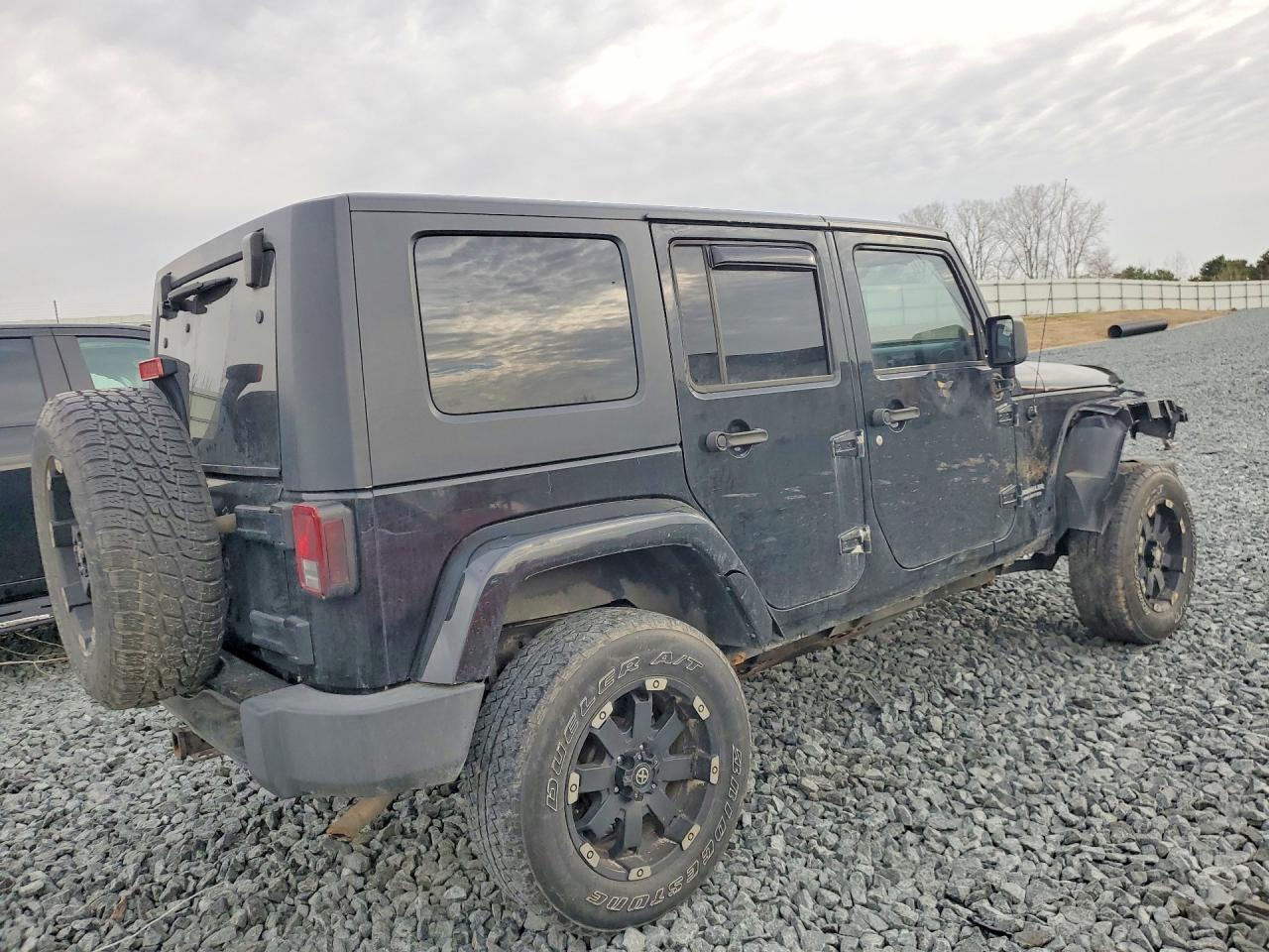 2010 Jeep Wrangler Unlimited Sahara - Фото 3