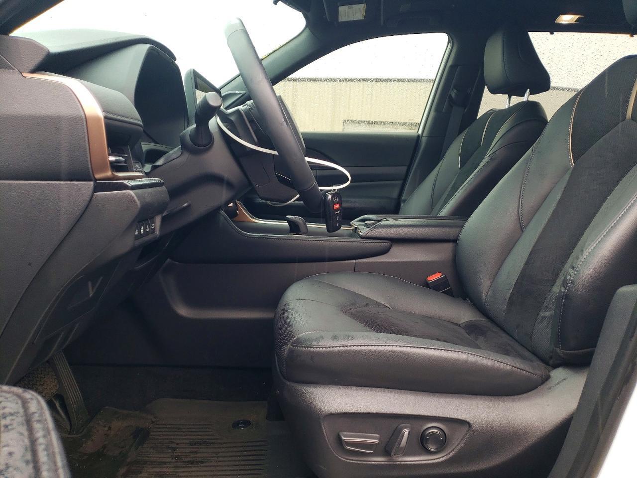 2025 Toyota Grand Highlander Hybrid Max Platinum - Image 7