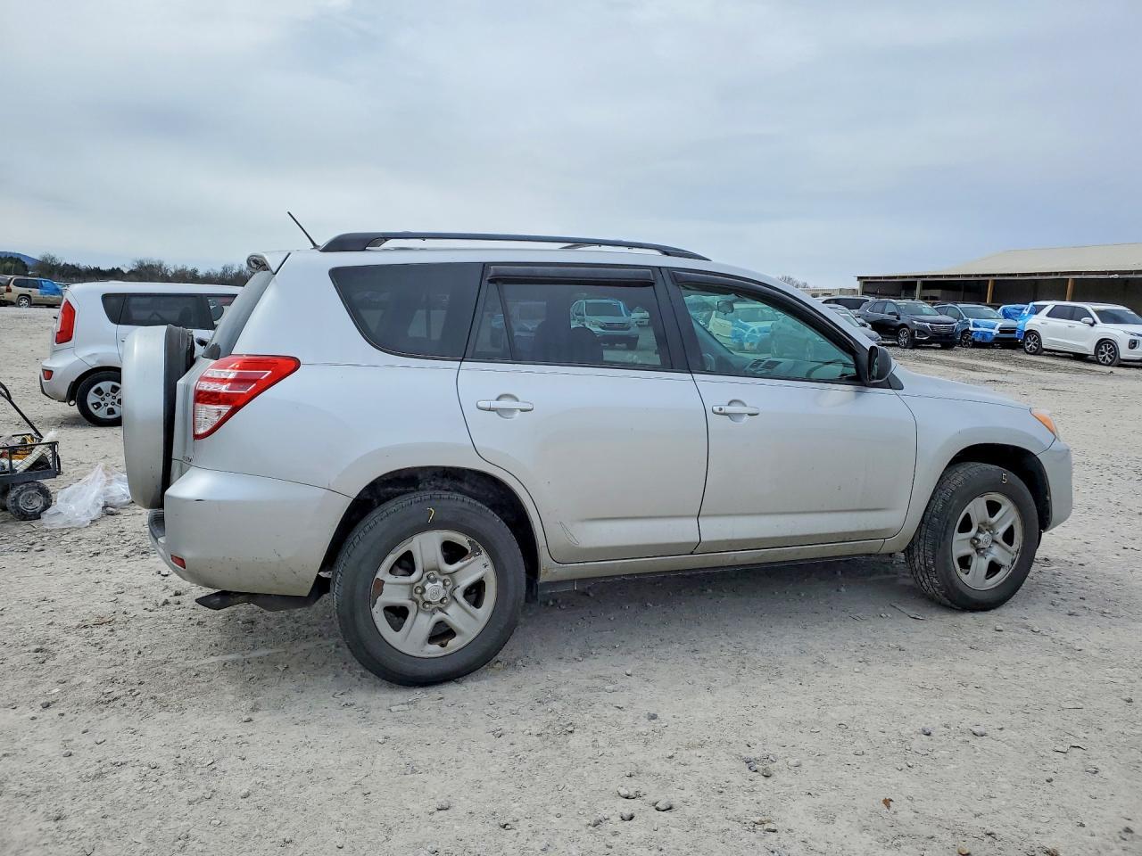 2011 Toyota Rav4 Base - Фото 3