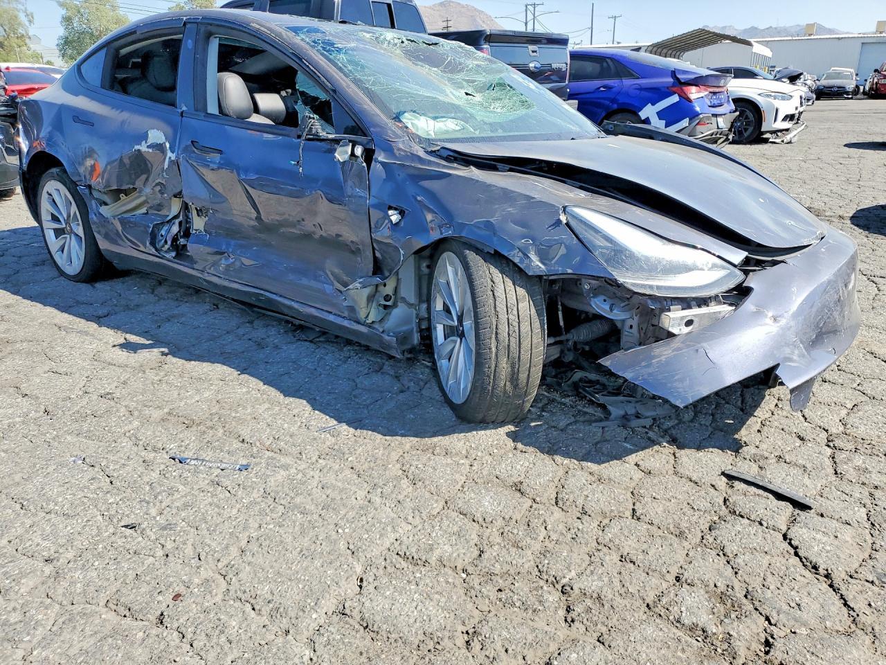 2022 Tesla Model 3 - Фото 4