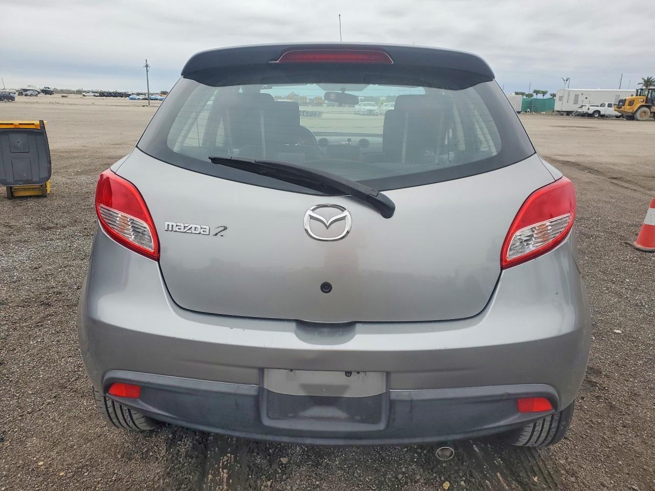 2012 Mazda Mazda2 - Image 6
