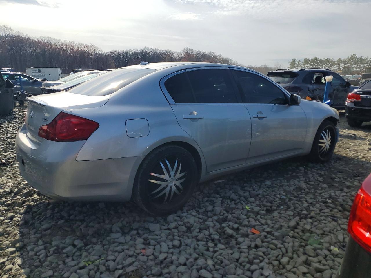 2011 Infiniti G37 Sedan X - Image 3
