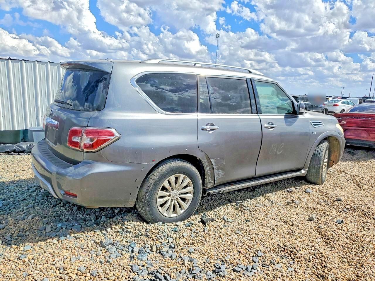 2017 Nissan Armada Sv - Image 3