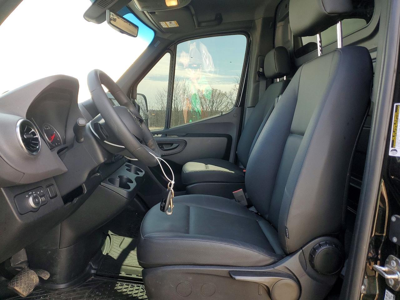 2025 Mercedes-Benz Sprinter - Фото 7