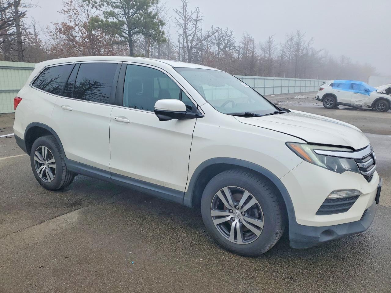 2017 Honda Pilot Exl - Image 4