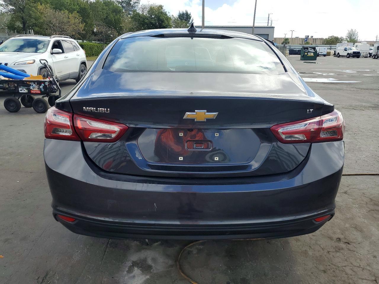 2022 Chevrolet Malibu Lt - Фото 6