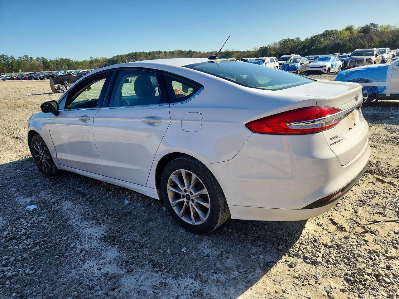 2017 Ford Fusion Se - Image 2