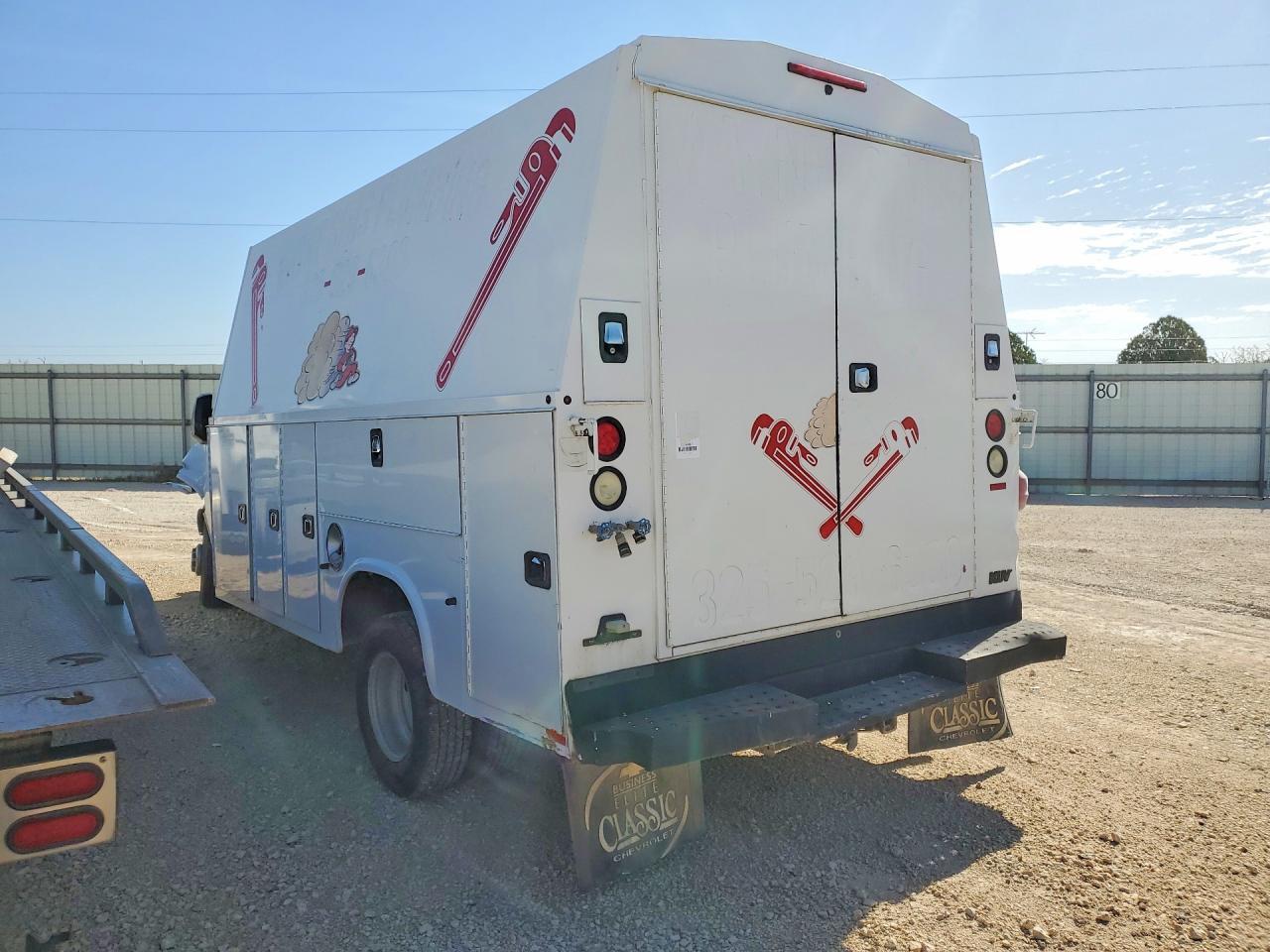 2014 Chevrolet Express Utility / Service Truck - Фото 2