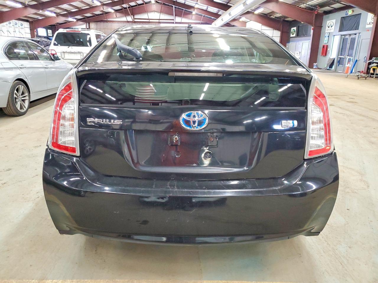 2012 Toyota Prius Two - Фото 6
