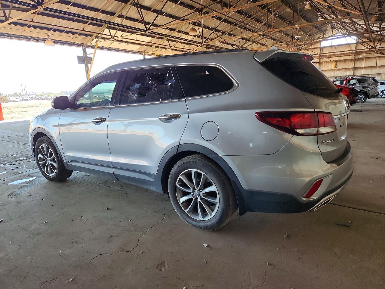 2018 Hyundai Santa Fe Se - Фото 2
