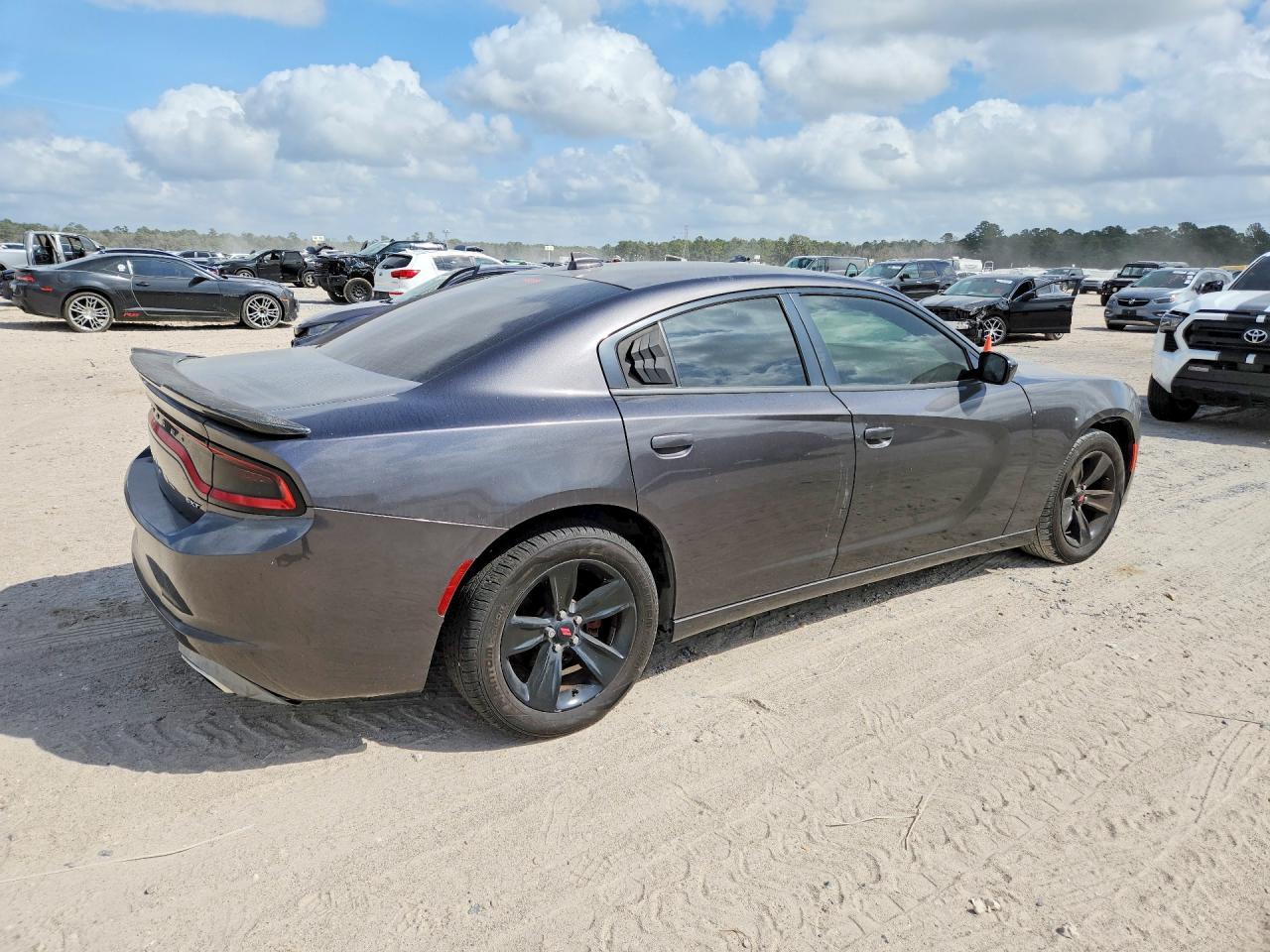 2017 Dodge Charger Sxt - Фото 3